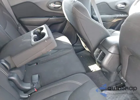 2017 Jeep Cherokee Latitude 4X4 z USA, uszkodzony, nr VIN 1C4PJMCB7HW546156